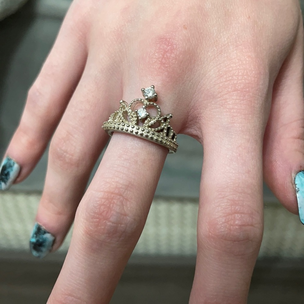 Crown ring